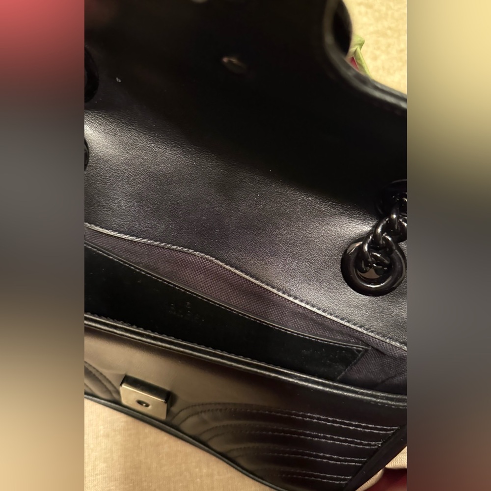 AUTHENTIC GUCCI MARMONT SMALL SHOULDER BAG- Glossy Black Hardware - Picture 4 of 13